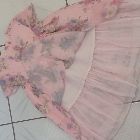 4/$60 Pink Dainty Floral Baby/Toddler Dress - Fits Like Size 18 Months - Picture 4 of 9